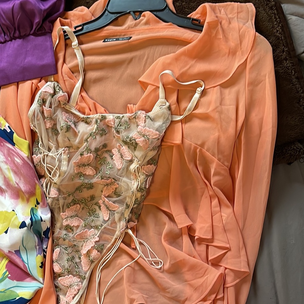 Summer Tops - Picture 2 of 6